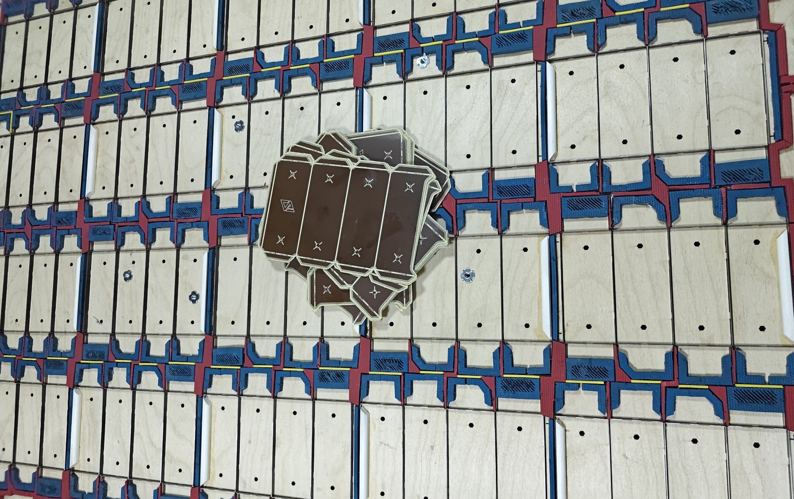 Creasing Pertinax Plate